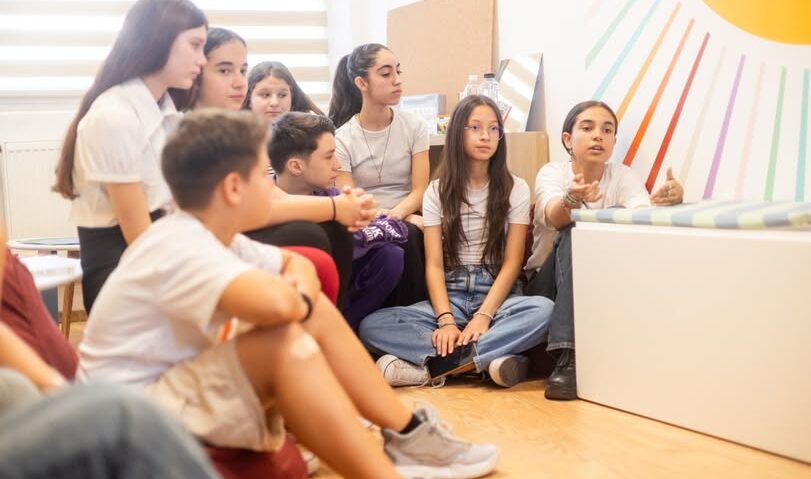 Potrivit Organizaţiei Salvaţi Copiii, tot mai mulţi copii şi adolescenţi se confruntă cu anxietate, depresie şi probleme emoţionale