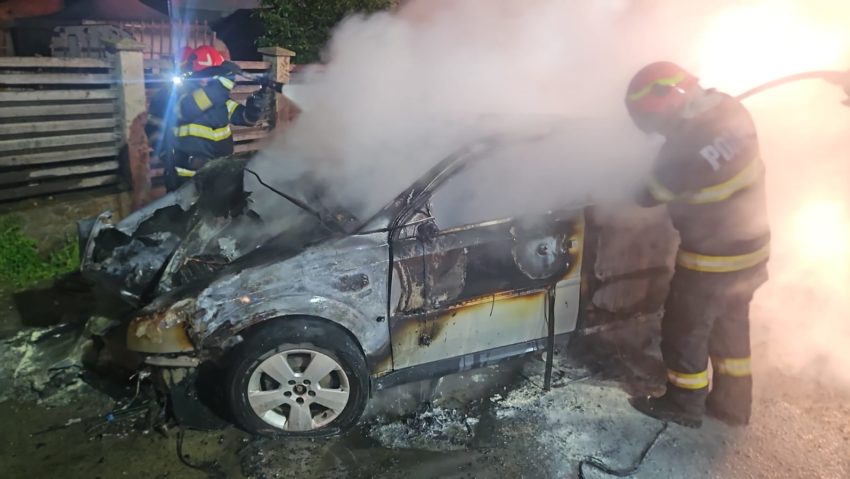 Vrancea: Doi tineri au murit carbonizaţi şi alţi doi au fost răniţi într-un accident produs la Vârteşcoiu