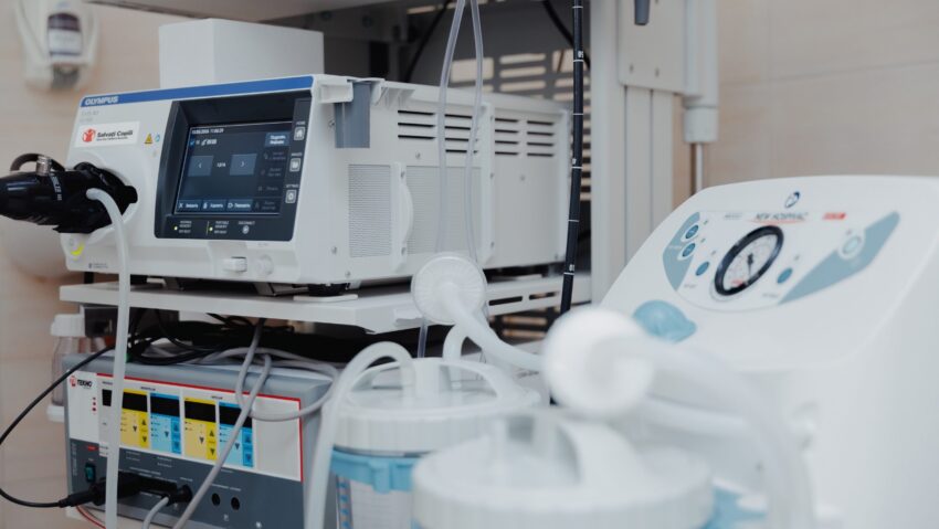 Salvați Copiii România răspunde apelului medicilor din Chișinău și dotează Institutul Mamei și Copilului cu un sistem de videocolonoscopie pediatrică