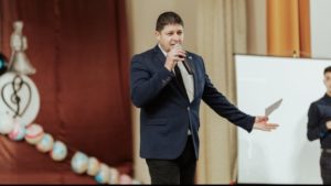 (INTERVIU) Încep evaluările naționale la clasele a II-a, a IV-a și a VI-a. Sergiu Enea, inspector adjunct al ISJ Iași: ”Anul acesta se pilotează itemi care vizează alfabetizarea funcțională și gândirea critică. Testele nu devin mai dificile, ci mai relevante.”
