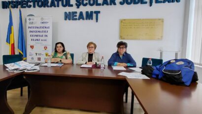 (AUDIO/FOTO) 250 de elevi și profesori din 15 țări participă la competiția de informatică de la Piatra Neamț