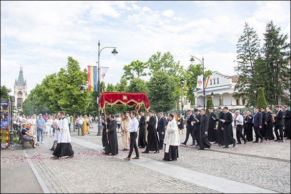 Procesiune cu ocazia sărbătorii Trupul şi Sângele Domnului