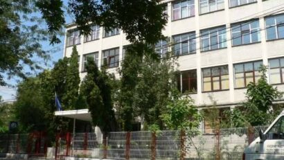 (AUDIO) Lucrările de reabilitare la Colegiul „Mihai Eminescu” și Liceul „Miron Costin” din Iași, prelungite cu o lună