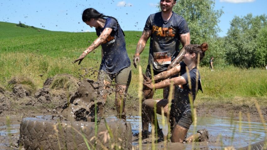 „Asaltul Lupilor” 2026, IAȘI – 2.500 de participanți și spectatori au sărbătorit „Dansând la Lună” la Aroneanu!