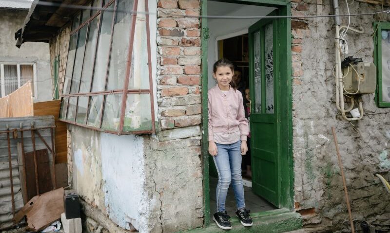 Starea copilului în România: Trei din zece copii români trăiesc în sărăcie, tot mai mulți sunt expuși riscurilor date de lipsa vaccinării, rata mortalității la copiii sub un an crește la cel mai înalt nivel din ultimul deceniu