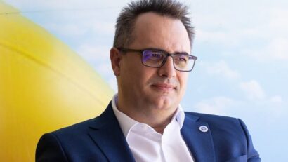 #StareaEducației (INTERVIU) Bacalaureatul 2030 vine cu 4 probe scrise și 4 probe de competențe. Bogdan Cristescu, directorul CNCE: „Cam de 30 de ani nu am avut o adaptare a acestui examen la noile cerințe. Avem tendința, din păcate, de a învăța pentru test și de a considera evaluările finale o formă de motivare pentru elev ca să învețe.”