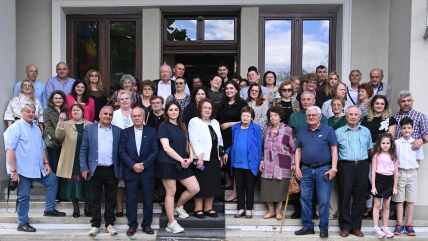 Iași: Expoziția și albumul „Vibrațiile primăverii”, repere ale creației artistice semnate de Eugenia Nechita