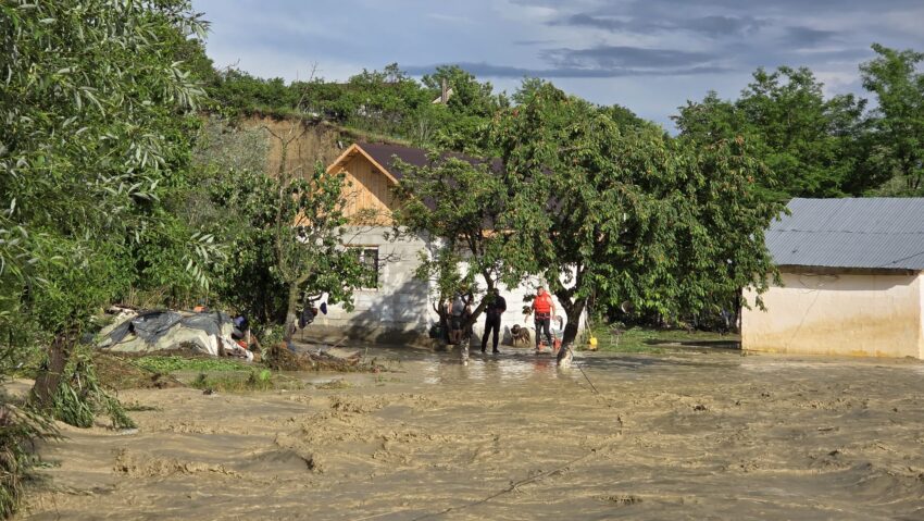 50 de gospodării au fost afectate de viitura care s-a produs în Bogza, jud. Vrancea