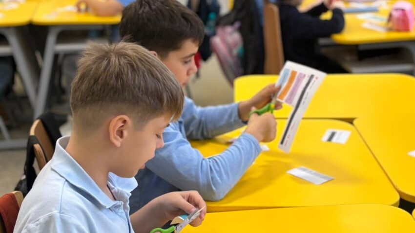 Dintre copiii români care au beneficiat de educație digitală, 41% au înregistrat progrese importante în alfabetizare digitală și gândire critică, iar 37,7% au putut identifica pericolele online și au știut să se protejeze