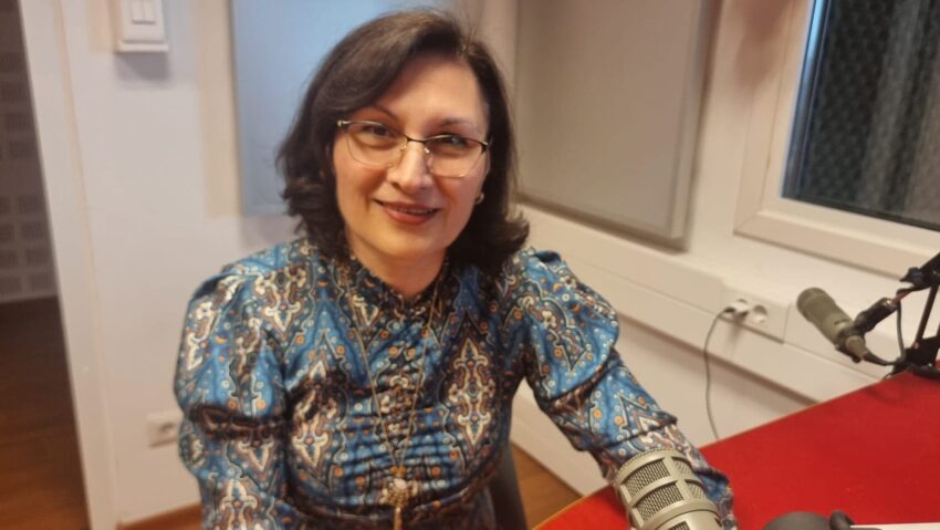 #StareaEducației (INTERVIU) Admiterea la Facultatea de Farmacie din cadrul UMF Iași: Chimia Medicală, un nou program de studii. Prof. dr. Lenuța Profire: „Programul nostru este construit în strânsă legătură cu domeniul medical. Studenții vor face practică în spitale și în laboratoarele de analize medicale, beneficiind totodată de colaborările pe care le avem cu mediul farmaceutic și chimic.  