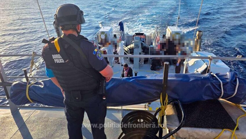 Peste 400 de persoane au fost salvate în Marea Mediterană de poliţiştii de frontieră români, în cadrul operaţiunii Frontex Italy 2026