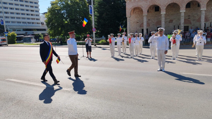 (AUDIO) Iașul a marcat Ziua Imnului Național printr-o ceremonie militară în Piața Palatului