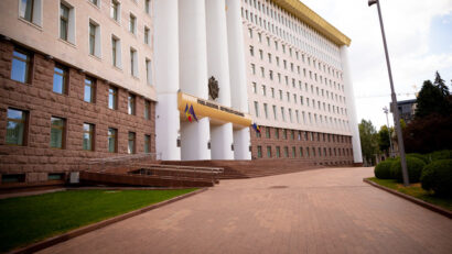 Guvernul propus de premierul desemnat Vasile Tofan va fi supus votului de încredere în Parlamentul de la Chişinău