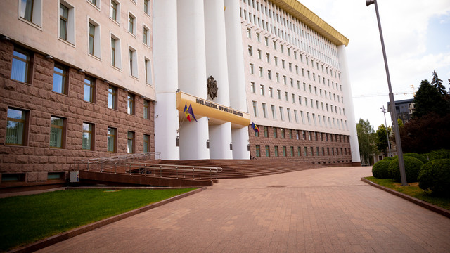 Guvernul propus de premierul desemnat Vasile Tofan va fi supus votului de încredere în Parlamentul de la Chişinău