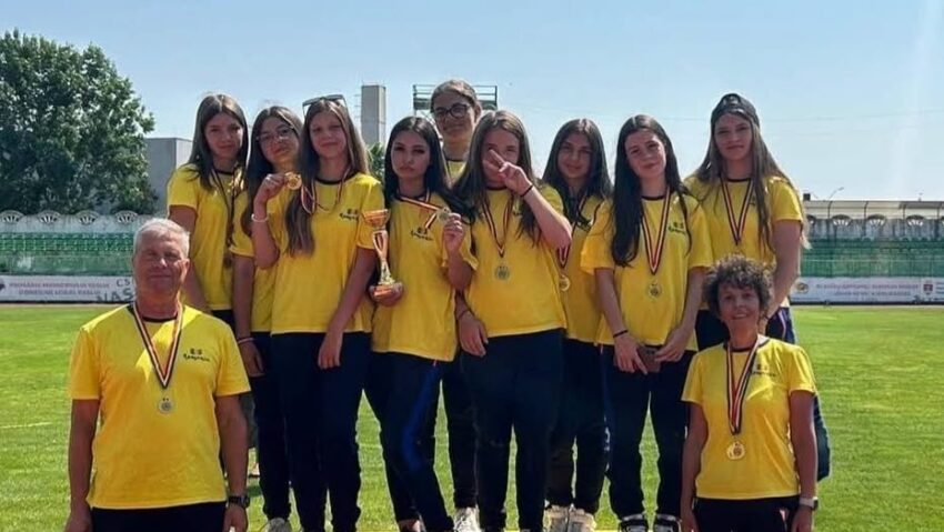 Neamţ: Zece eleve din comuna Girov reprezintă România la Olimpiada Tinerilor Pompieri din Cehia