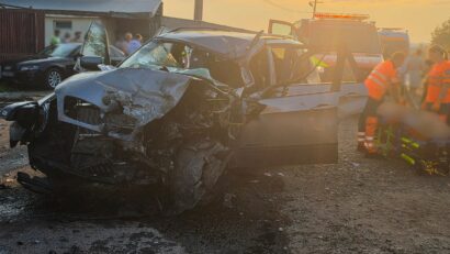 (FOTO) Suceava: Accident soldat cu un mort şi doi răniţi în localitatea Todireşti