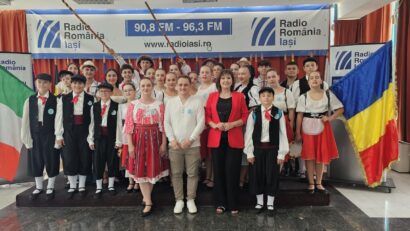 Copiii românilor din Torino, membri ai Ansamblului „Mugurel” – Școala „Grupul Vatra”, premiați la Festivalul „Cătălina” 2026 și oaspeți ai Radio Iași