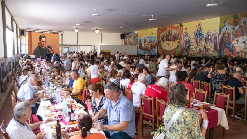 În Italia, sărbătorirea hramurilor bisericilor românești, prilej de evocare a legăturilor cu locurile natale. Emisiunea „Weekend cu prieteni” (26.07.2026)