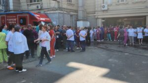 Greva sindicaliştilor „Sanitas” continuă