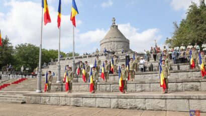 Mausoleul Eroilor de la Mărășești: Manifestări închinate eroilor ce au căzut pe  câmpurile de luptă în vara anului 1917