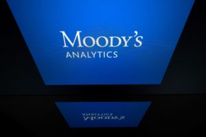 Agenţia Moody’s păstrează ratingul de ţară la limita inferioară şi ne recomandă în continuare pentru investiţii