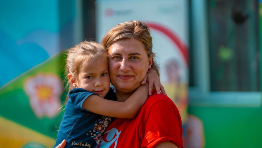 Organizația Salvați Copiii: 58% dintre copiii cu părinții plecați la muncă în străinătate vor ca aceștia să se întoarcă în România