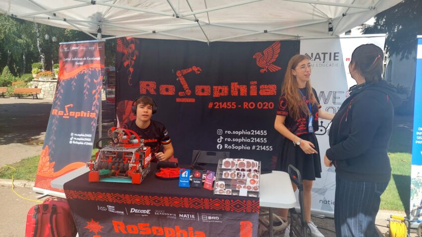 (AUDIO/FOTO) CYFEST, festivalul de robotică și tehnologie care aduce știința și creativitatea în Parcul Copou din Iași
