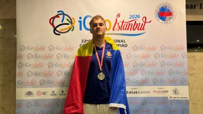 (AUDIO/FOTO) Un elev din Iași a strălucit la Olimpiada Internațională de Geografie. Mihai Macsim a cucerit medalia de argint