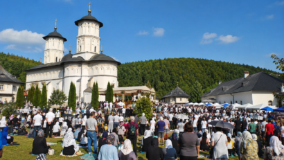 Mii de credincioşi sunt aşteptaţi la pelerinajele din judeţul Suceava