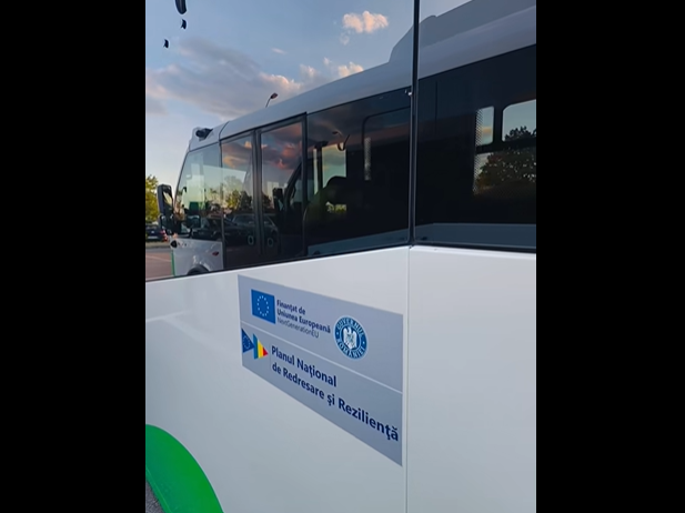 (AUDIO) Transport public mai verde în Bacău: 24 de autobuze și 10 microbuze electrice au fost introduse pe trasee