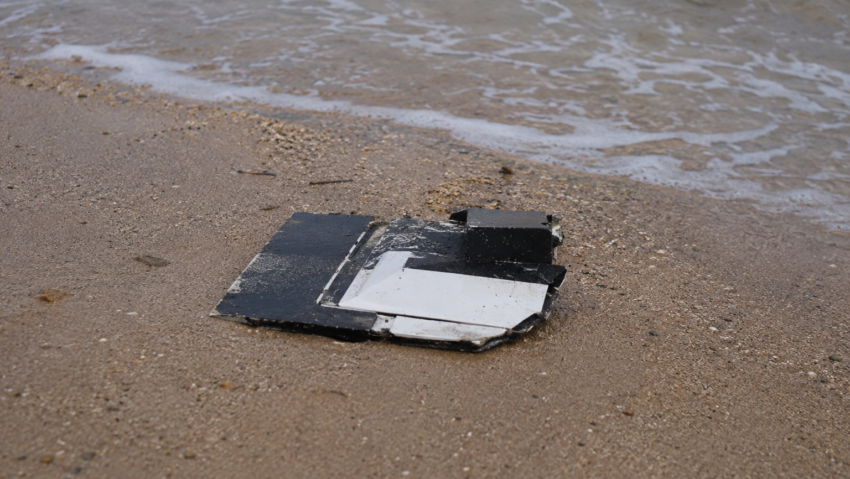 (NEWS ALERT) Dronă fără pilot, găsită în mare, la Costinești, la 15 metri de stabilopozi