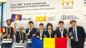 România se situează pe locul 2 mondial, în clasamentul istoric pe medalii, în urma rezultatelor la Olimpiada Internaţională de Informatică