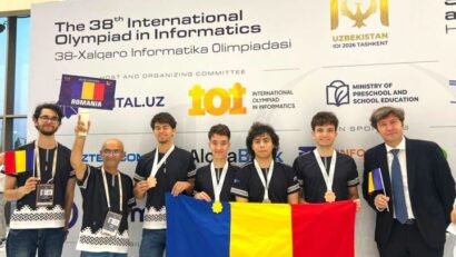 România se situează pe locul 2 mondial, în clasamentul istoric pe medalii, în urma rezultatelor la Olimpiada Internaţională de Informatică