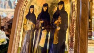 (AUDIO) Neamț: Canonizarea Sfintelor Cuvioase Olimpiada, Nazaria și Elisabeta, proclamată astăzi la Mănăstirea Văratec