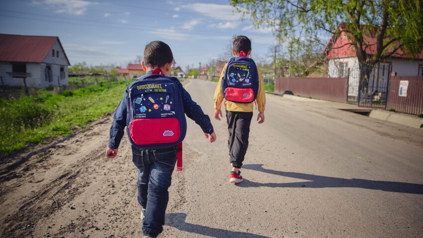 Raport „Start în educație”: Familia, mai aproape de grădiniță – 7 din 10 directori observă o implicare mai mare a părinților după participarea în proiect