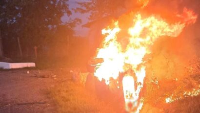 (AUDIO) SUCEAVA: Două persoane, găsite carbonizate după ce mașina în care se aflau a lovit un cap de pod