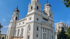Iaşi: Peste 300.000 de persoane sunt aşteptate să ajungă în pelerinaj la Catedrala Mitropolitană de Hramul Sfintei Cuvioase Parascheva