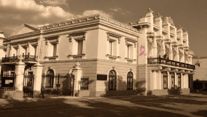 Muzeul Unirii din Iași se iluminează în roz, în semn de solidaritate cu lupta împotriva cancerului de sân