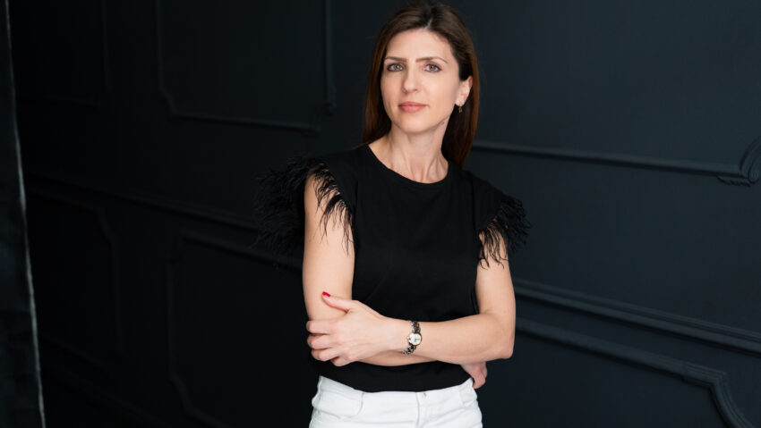 Topul domeniilor care oferă cele mai mari șanse de angajare: arte & entertainment, asigurări, producție și industria alimentară au cea mai scăzută concurență, în timp ce în retail sunt 93 de aplicări pe loc