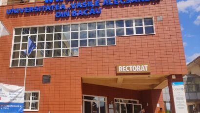 (AUDIO) Universitatea din Bacău deschide anul universitar cu inaugurarea atelierului de radio-școală