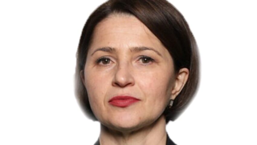 #StareaEducației (INTERVIU) Șapte decenii de educație militară la Câmpulung Moldovenesc. Monica Buculei, director al Colegiului Național Militar „Ștefan cel Mare”: „Într-un colegiu militar nu rezistă un copil care nu este hotărât. Determinarea este esențială, iar elevii trebuie să învețe să-și gestioneze timpul și resursele.”
