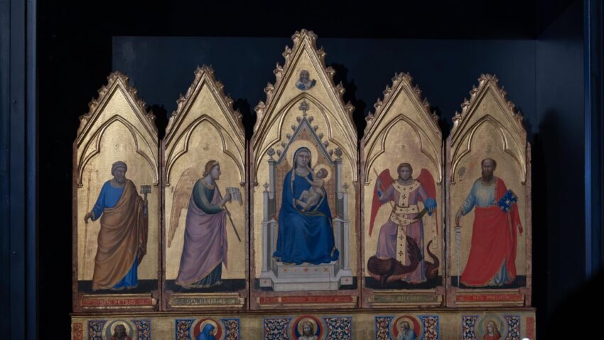 (AUDIO) SACRUM: Când istoria prinde aripi – Palatul Culturii își trăiește veacul de lumină