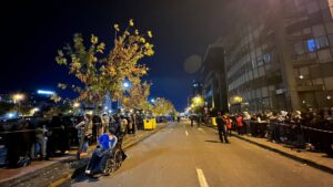 Pelerinajul Sfintei Cuvioase Parascheva continuă la Iași. Mii de credincioși așteaptă să se închine la sfintele moaște