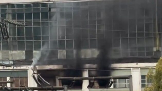 (UPDATE) Incendiul de la CET Iași a fost lichidat. Orașul rămâne fără apă caldă și căldură până la remedierea avariei