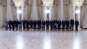 Membrii Guvernului condus de Luca Niculescu au depus jurământul la Palatul Cotroceni