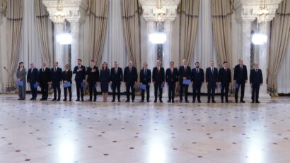 Membrii Guvernului condus de Luca Niculescu au depus jurământul la Palatul Cotroceni