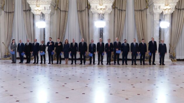 Membrii Guvernului condus de Luca Niculescu au depus jurământul la Palatul Cotroceni