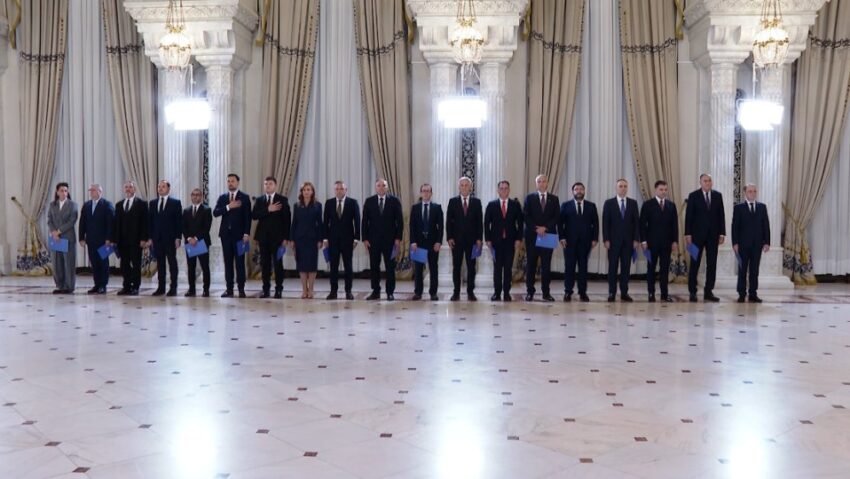 Membrii Guvernului condus de Luca Niculescu au depus jurământul la Palatul Cotroceni