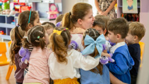 Salvați Copiii România: Combaterea bullyingului începe de la grădiniță