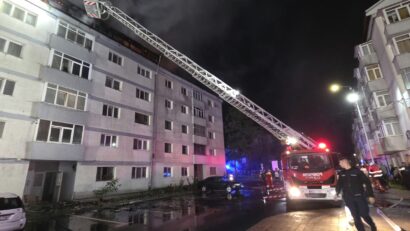 Incendiu la un bloc de locuinţe din Suceava